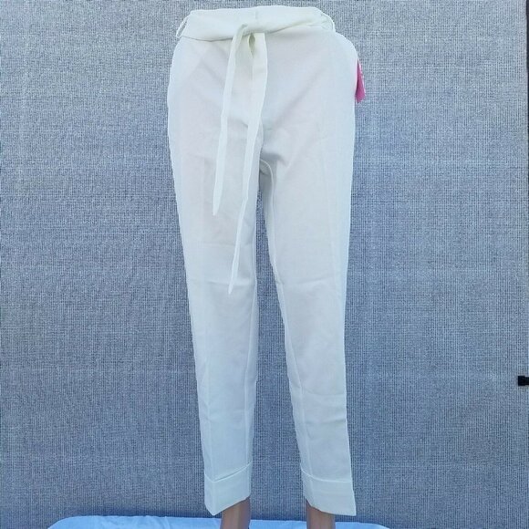 Women's Riley and Rae Dress Pants.  Size 2. - Picture 9 of 12